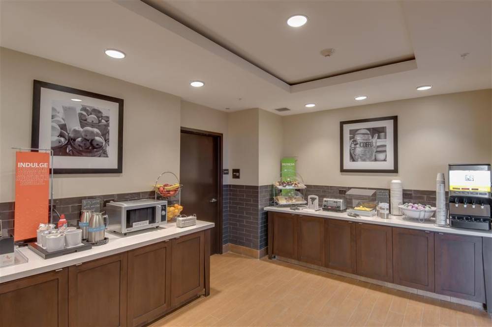 Hampton Inn & Suites Los Angeles - Glendale 4
