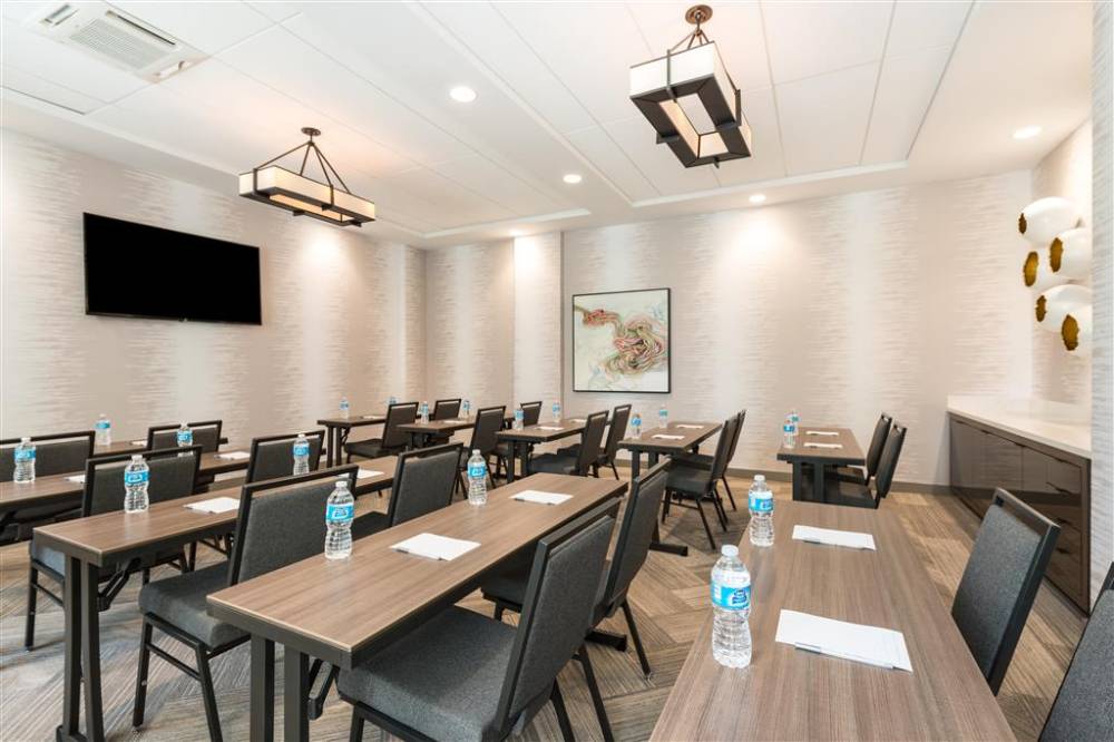 Hampton Inn & Suites Miami Wynwood Design District 2