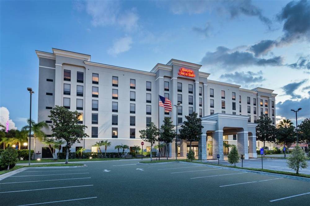 Hampton Inn & Suites Orlando International Drive North, Fl 1