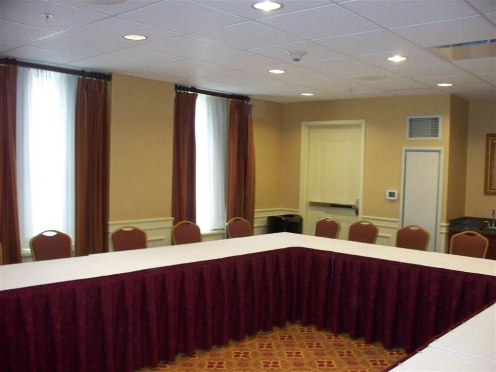 Hampton Inn & Suites Providence Downtown 2