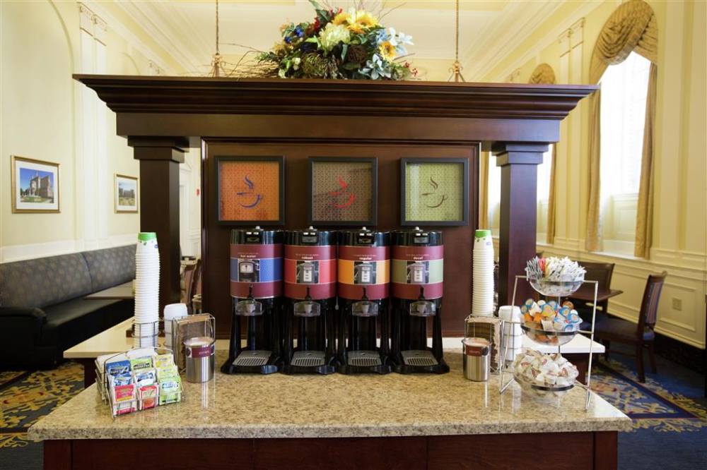 Hampton Inn & Suites Providence Downtown 4