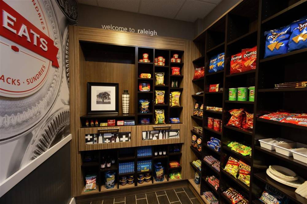 Hampton Inn & Suites Raleigh/cary I-40 (pnc Arena), Nc 7