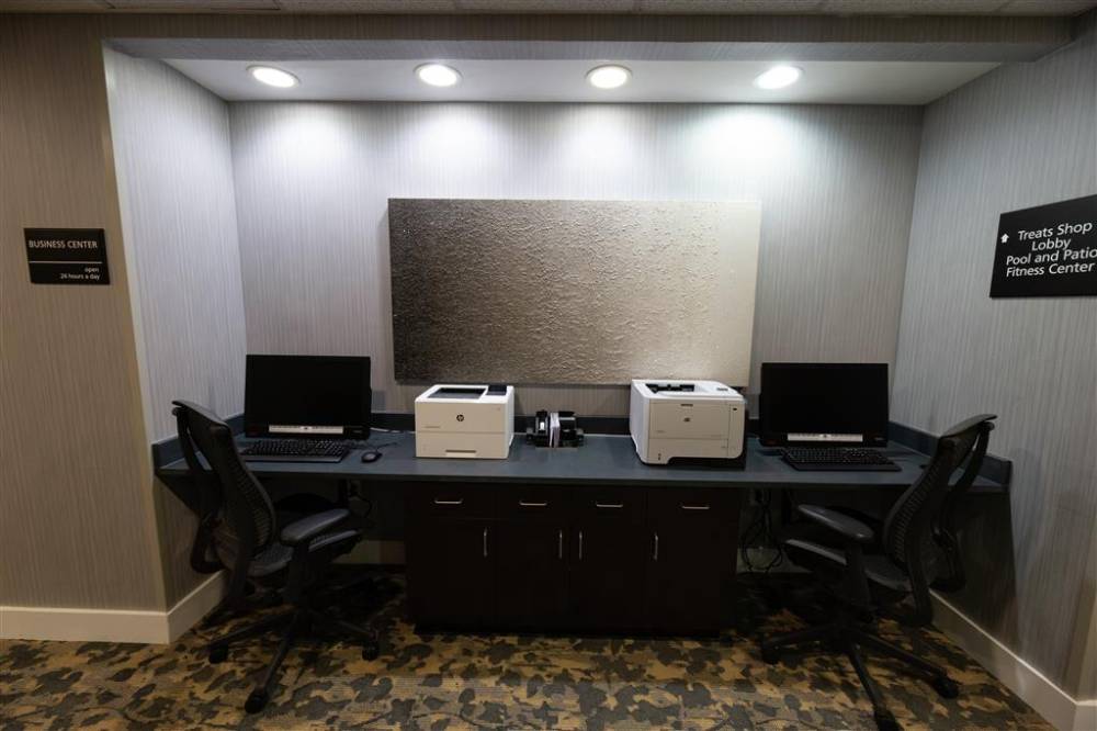 Hampton Inn & Suites Raleigh/cary I-40 (pnc Arena), Nc 6