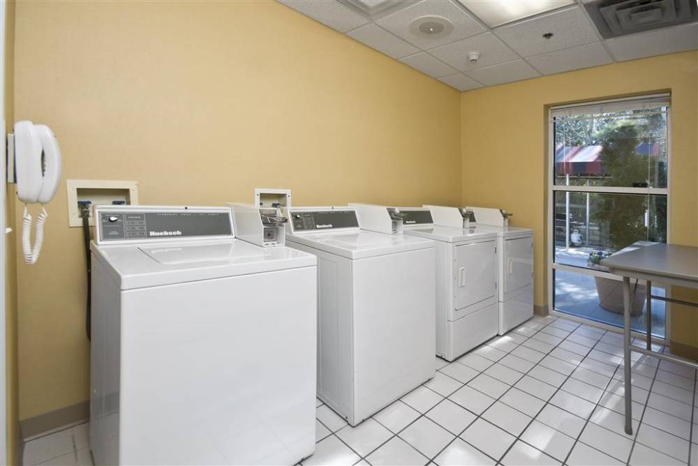 Hampton Inn & Suites Raleigh/cary I-40 (pnc Arena), Nc 5