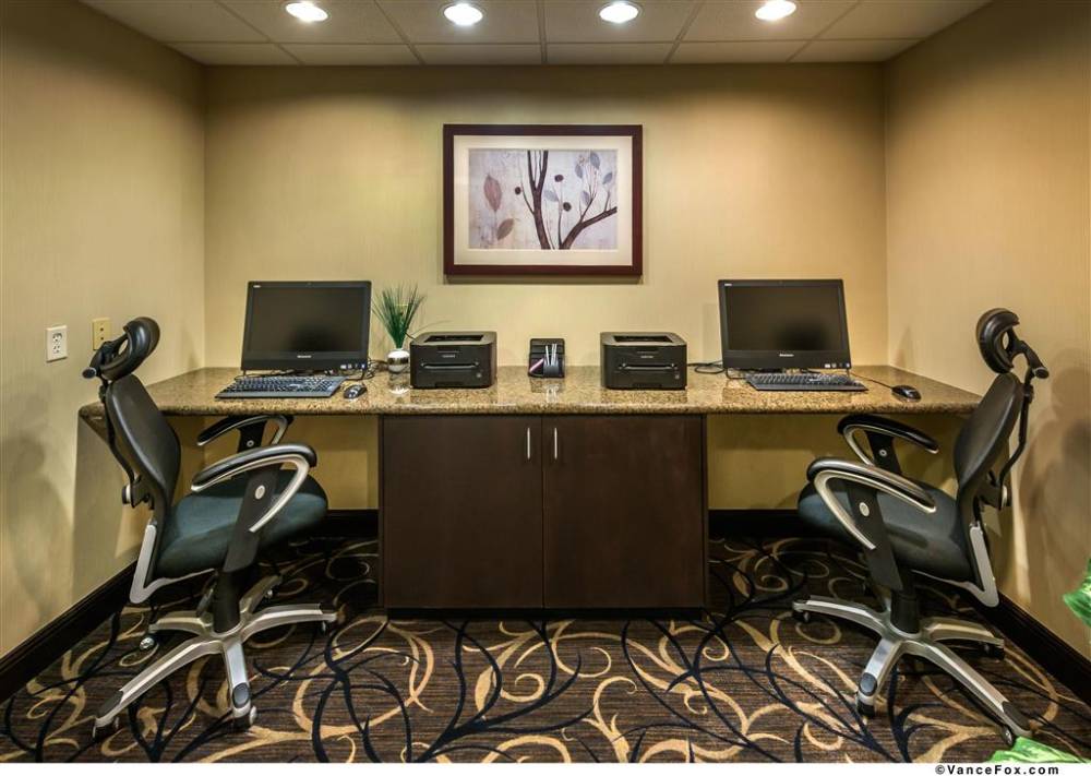 Hampton Inn & Suites Reno 3