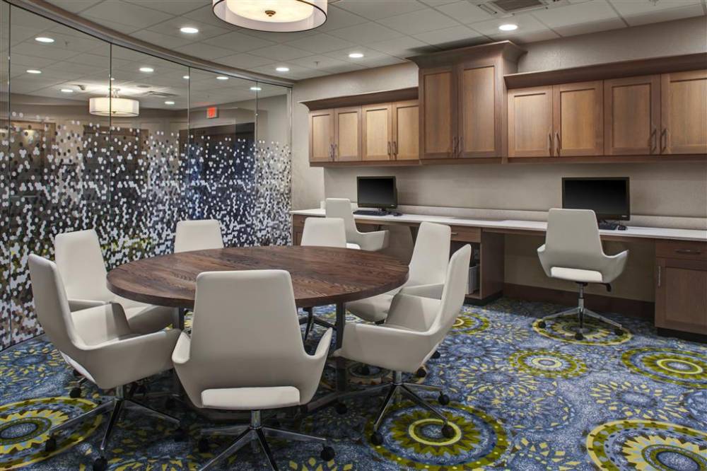 Hampton Inn & Suites Syracuse-north 4