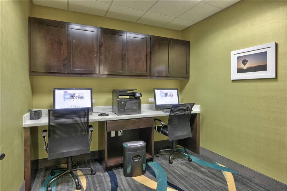 Hampton Inn And Suites Albuquerque Airport 5