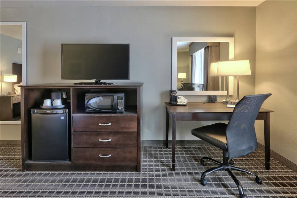 Hampton Inn And Suites Albuquerque Airport 7