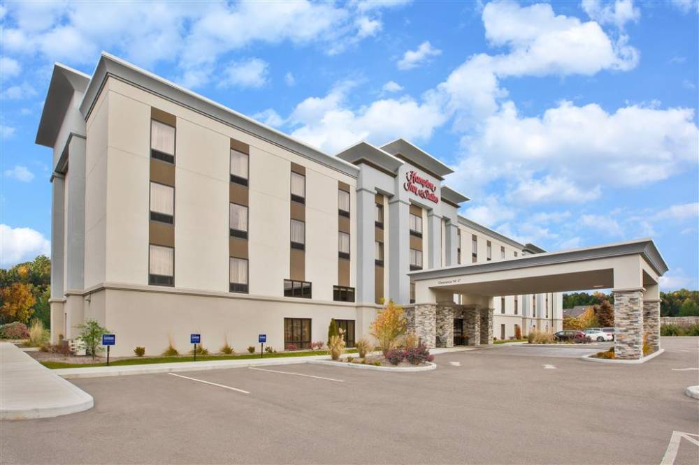 Hampton Inn And Suites Alliance 1