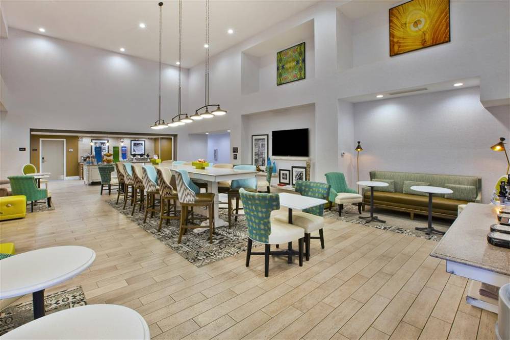 Hampton Inn And Suites Alliance 4