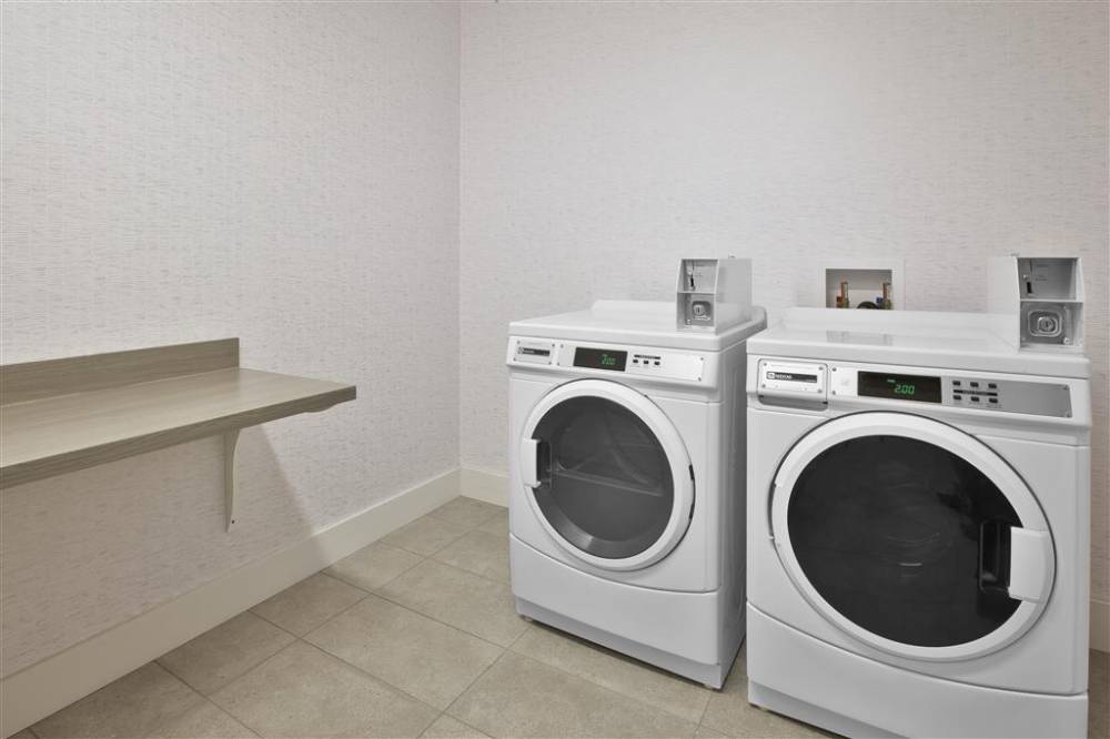 Hampton Inn And Suites Alliance 5