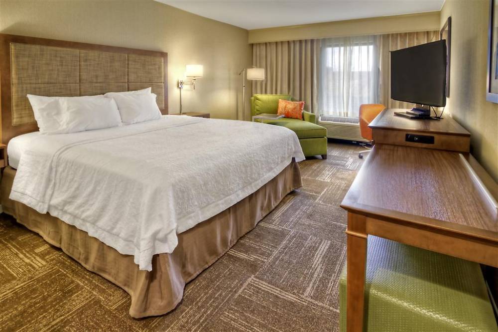 Hampton Inn And Suites Asheville Airport 8