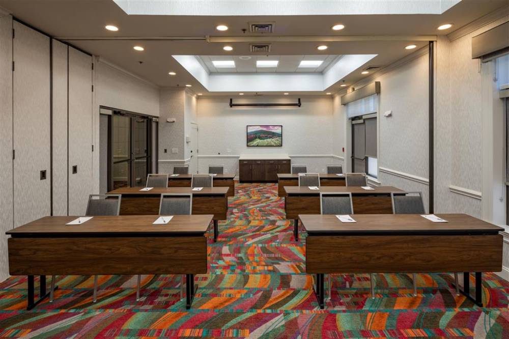 Hampton Inn And Suites Asheville Airport 2