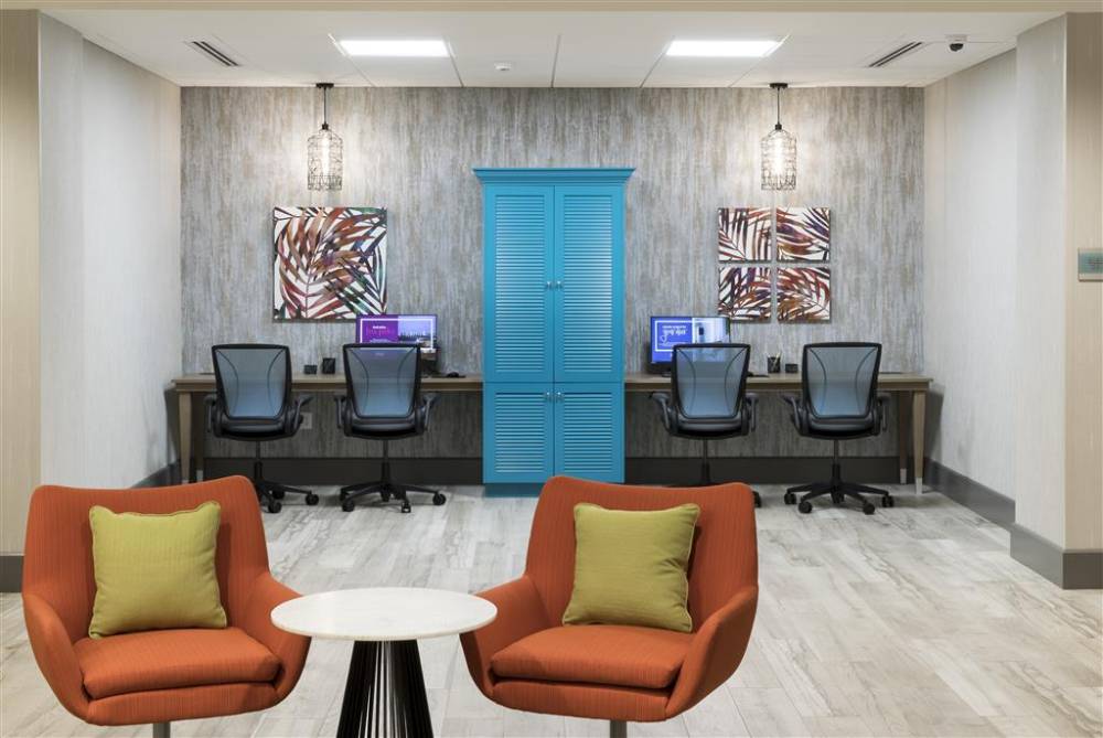 Hampton Inn And Suites Cape Canaveral Cruise Port 6