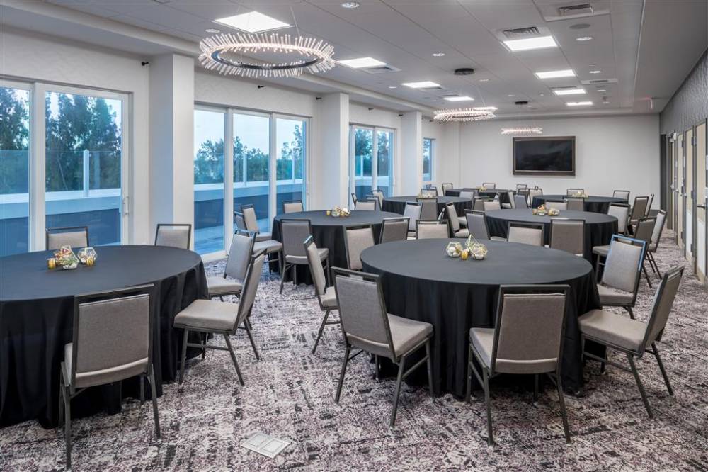 Hampton Inn And Suites Cape Canaveral Cruise Port 2