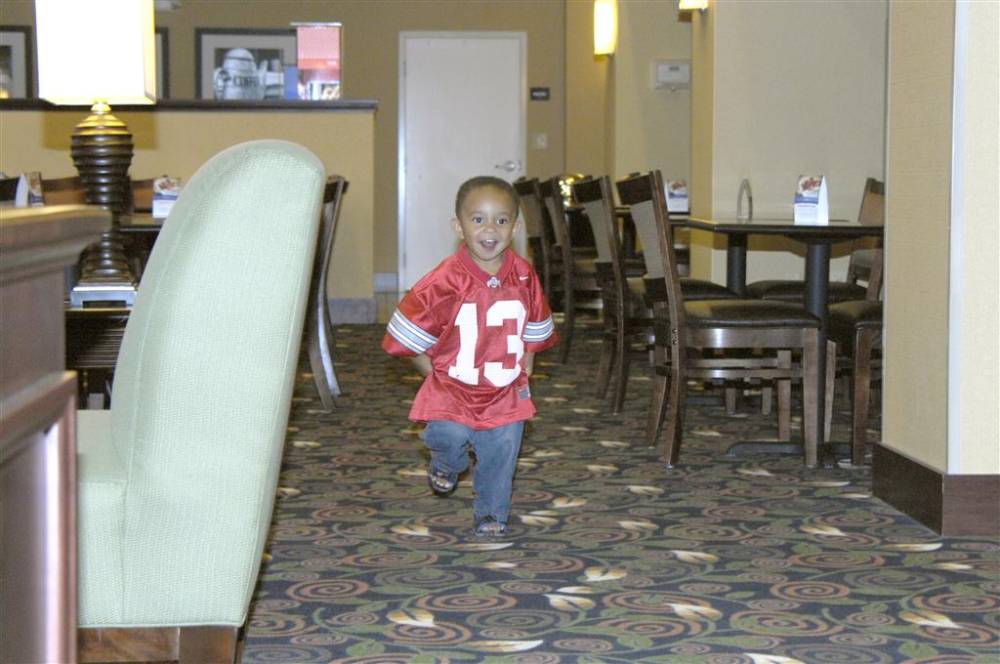 Hampton Inn And Suites Dayton-airport 8