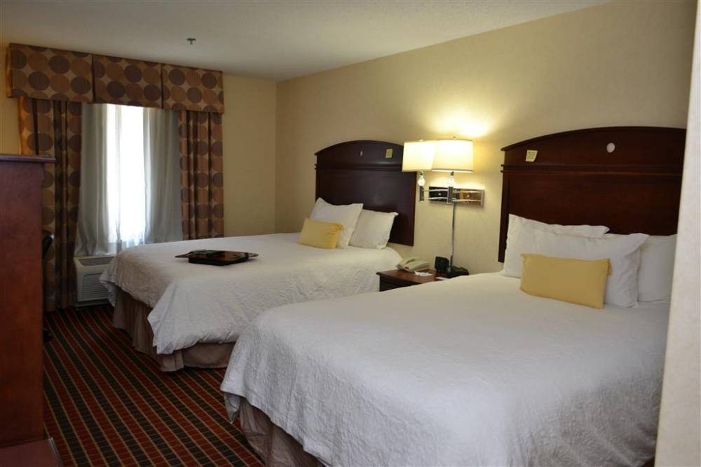 Hampton Inn And Suites Dayton-airport 10