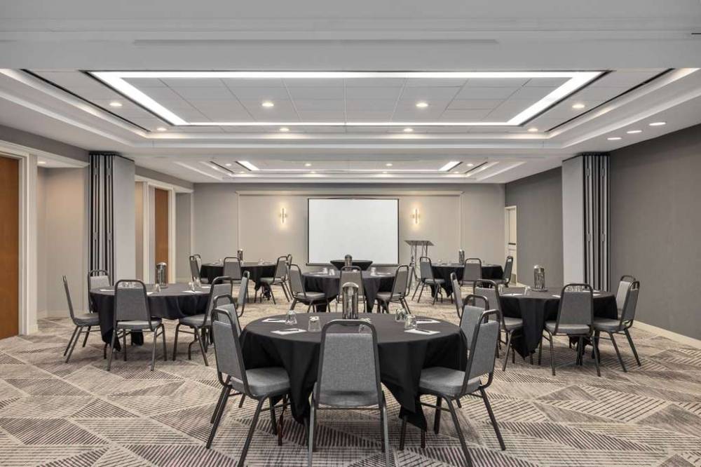 Hampton Inn And Suites Downers Grove Chicago 2