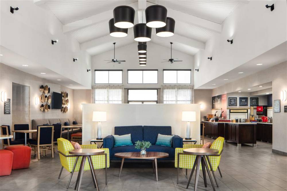 Hampton Inn And Suites El Paso-airport 4