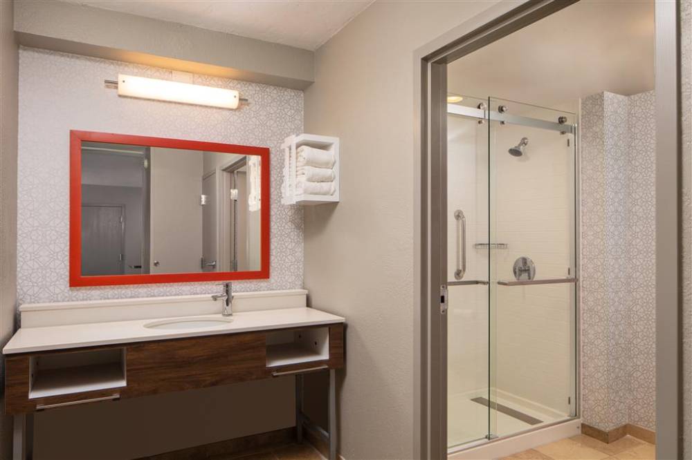 Hampton Inn And Suites El Paso-airport 9