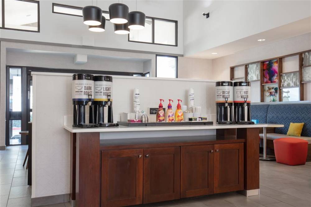 Hampton Inn And Suites El Paso-airport 8