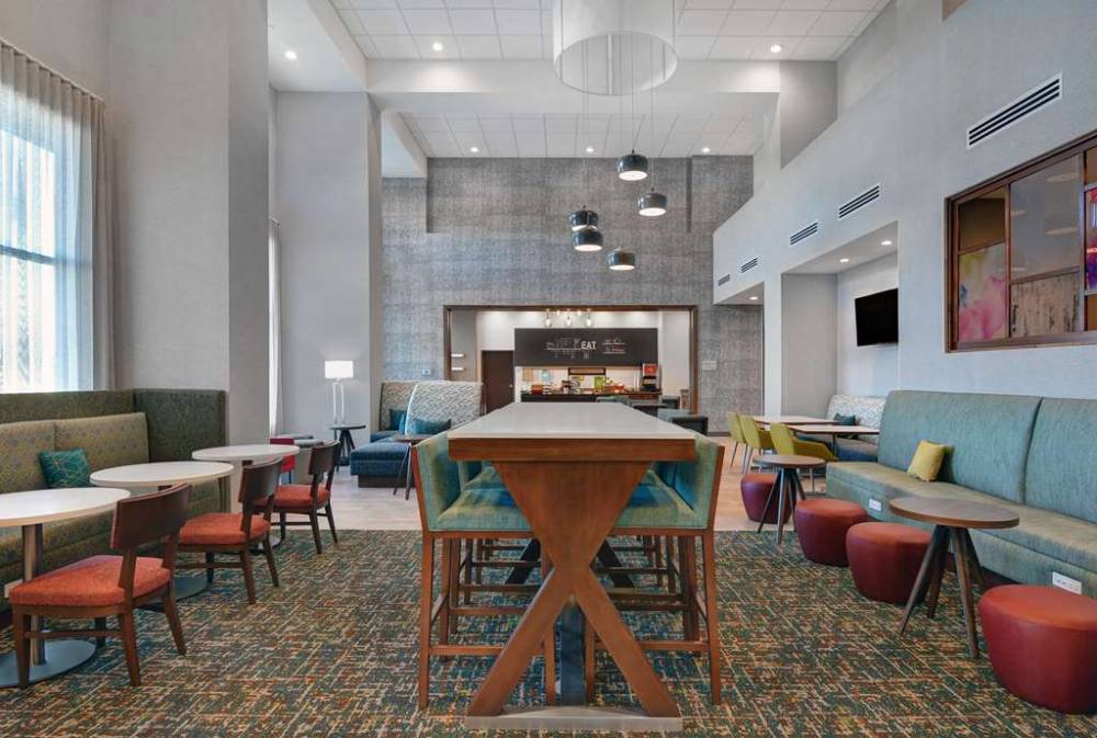 Hampton Inn And Suites Middleburg 7
