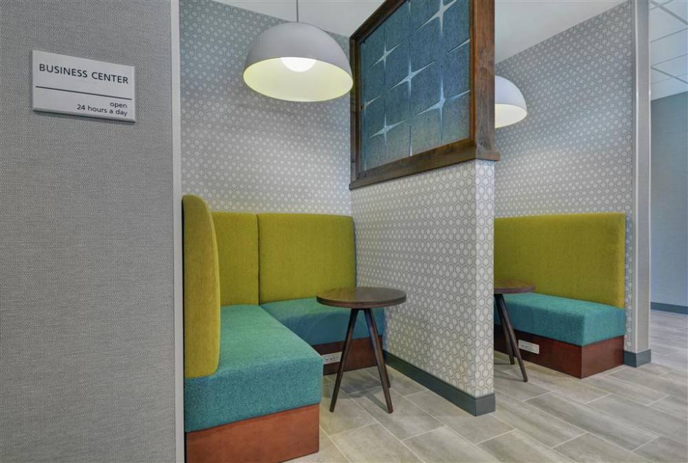 Hampton Inn And Suites Middleburg 2