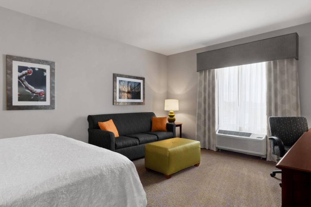 Hampton Inn And Suites Mishawaka/south Bend At Heritage Square 8