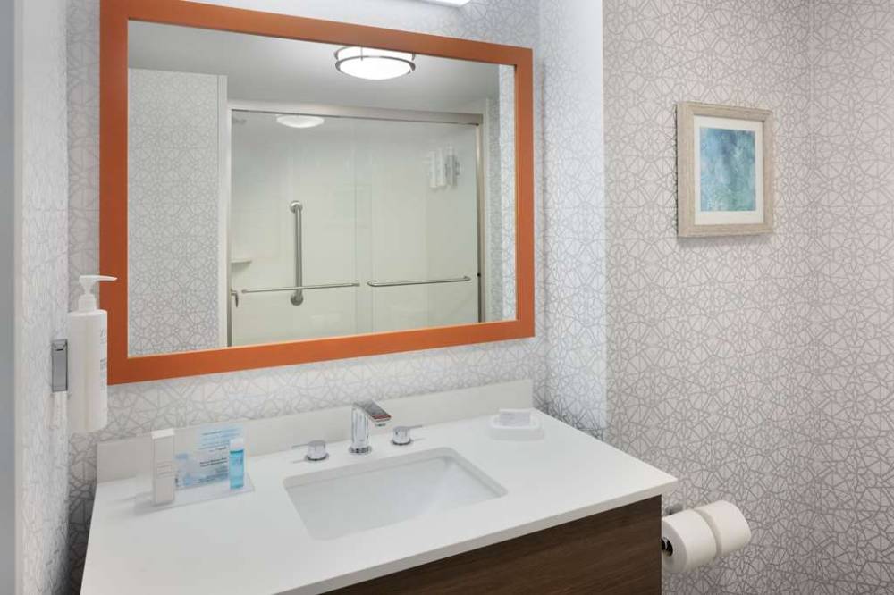 Hampton Inn And Suites Myrtle Beach/oceanfront 8