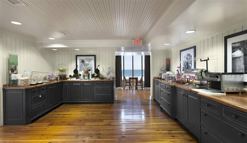 Hampton Inn And Suites Myrtle Beach/oceanfront 7