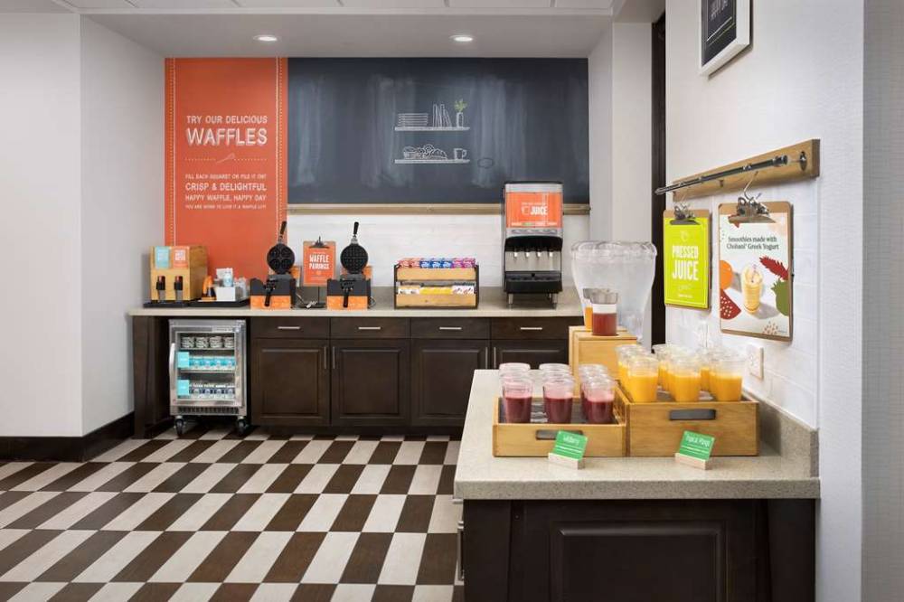 Hampton Inn And Suites Phoenix Tempe 8