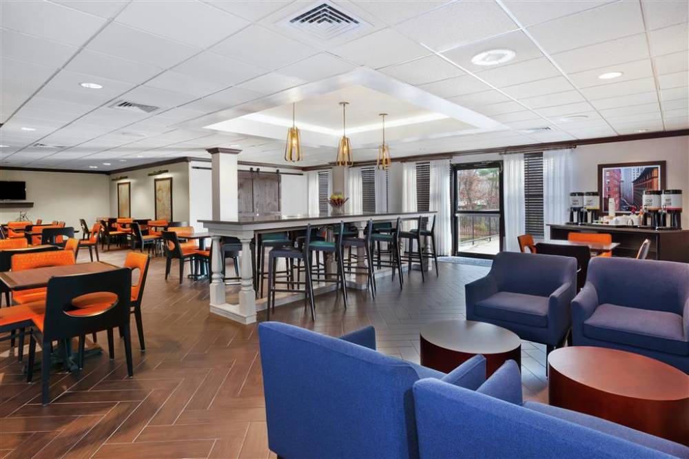 Hampton Inn Boston/peabody 2