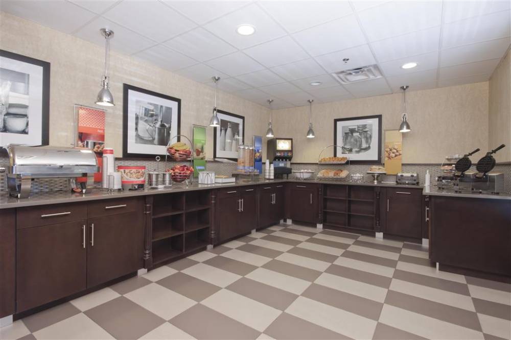Hampton Inn Boston/peabody 4