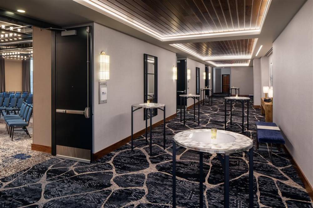 Hampton Inn Boston Seaport, Ma 2