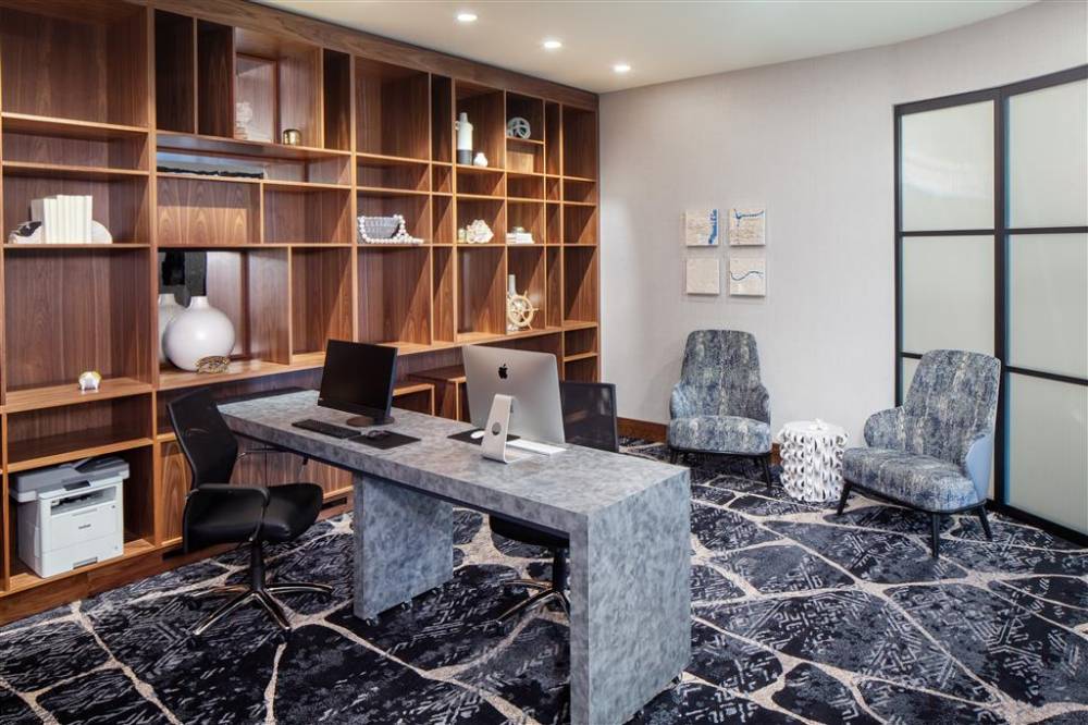 Hampton Inn Boston Seaport, Ma 6