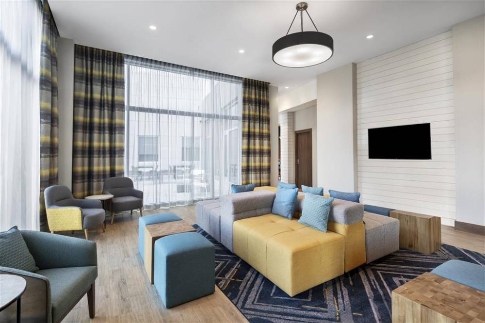 Hampton Inn Boston Woburn 3