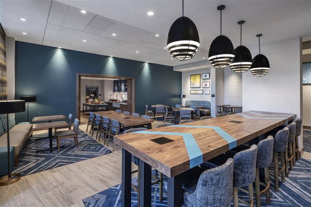 Hampton Inn Boston Woburn 8