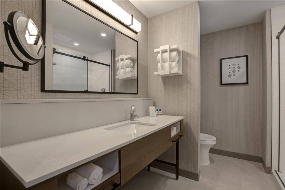 Hampton Inn By Hilton Montreal Downtown 10