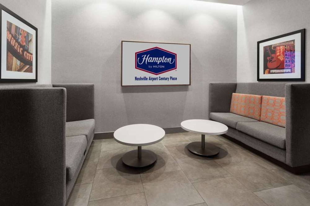 Hampton Inn By Hilton Nashville Airport Century Place 2