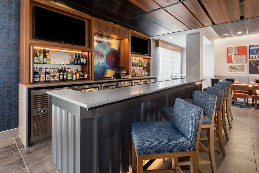 Hampton Inn By Hilton Nashville Airport Century Place 4