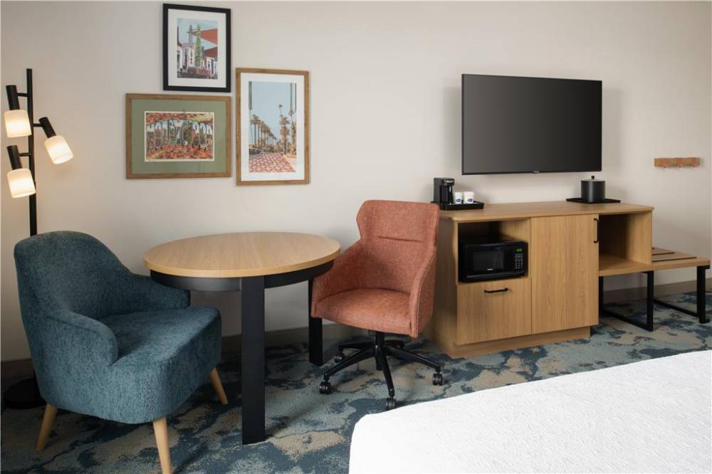 Hampton Inn By Hilton North Hollywood 7