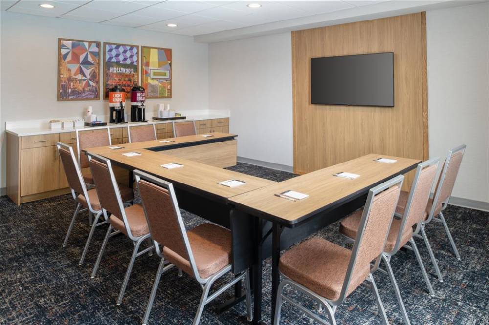 Hampton Inn By Hilton North Hollywood 2