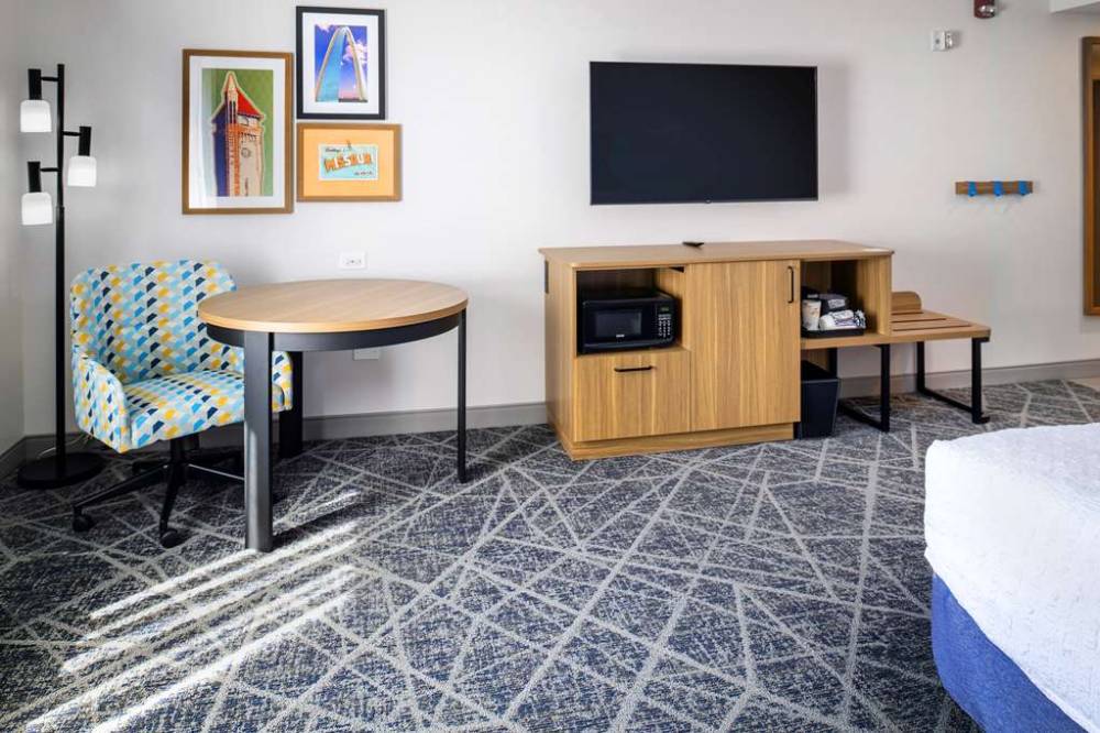 Hampton Inn By Hilton St Louis Airport 6