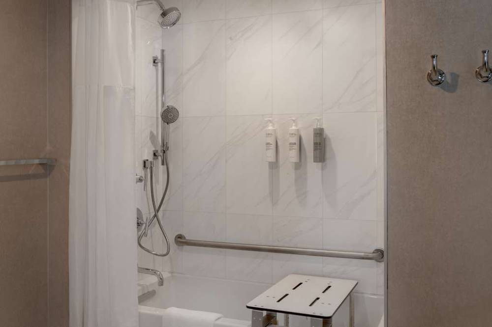 Hampton Inn By Hilton Winnipeg Downtown 10