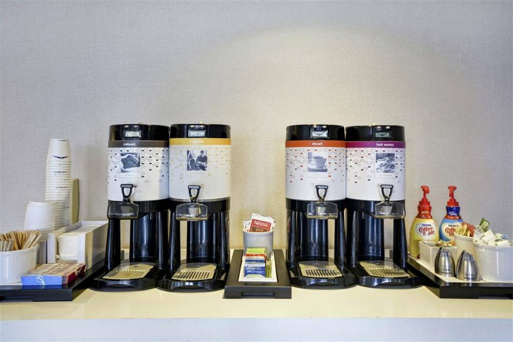 Hampton Inn Detroit/madison Heights/south Troy 8