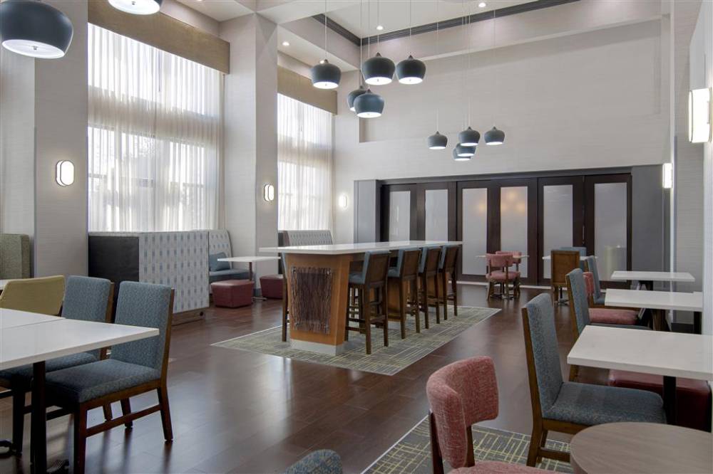 Hampton Inn Fayetteville 4