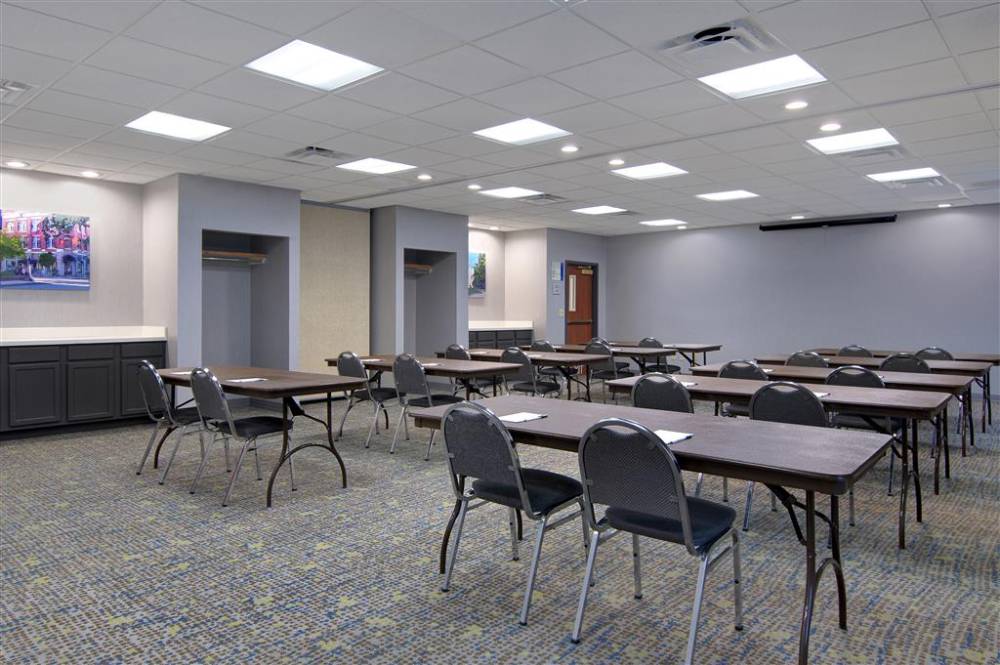 Hampton Inn Fayetteville 2