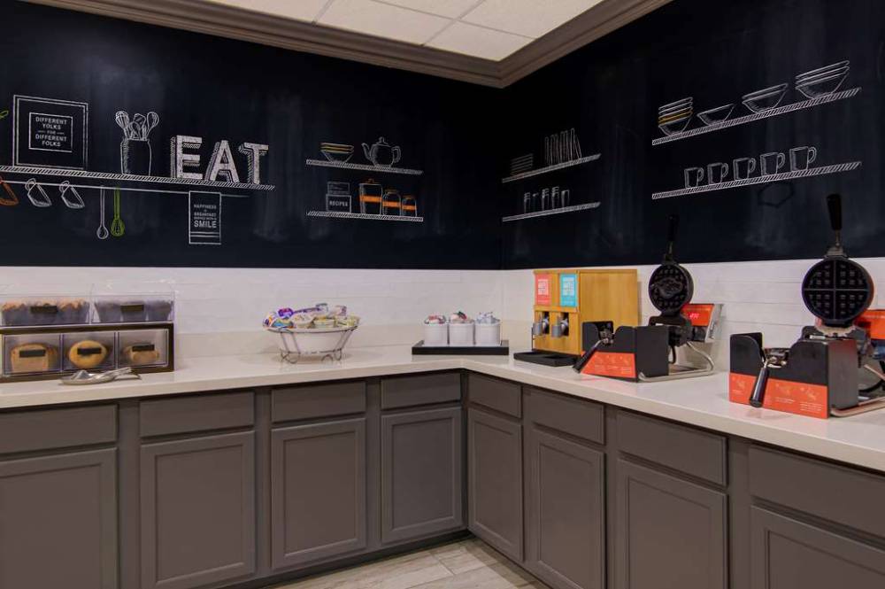 Hampton Inn Fayetteville 7