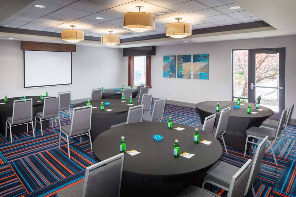 Hampton Inn Garden City Long Island 2