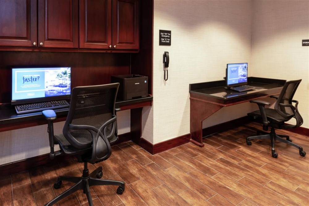 Hampton Inn Greensboro-airport 4